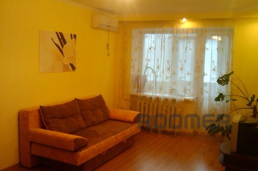 Rent an apartment near the sea, Berdiansk - apartment by the day