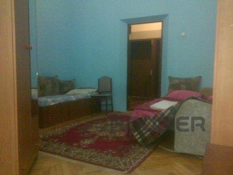 Rent your, nelorogo apartment in the center of Kiev, close t