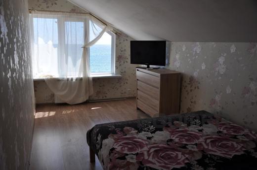 Cottage by the sea (1st line), Odessa - apartment by the day