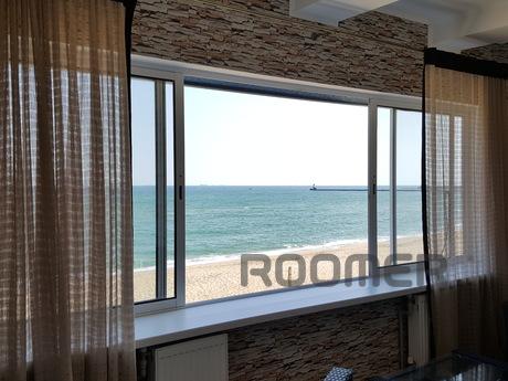 Cottage by the sea (1st line), Odessa - apartment by the day
