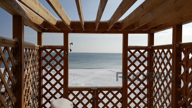 Cottage by the sea (1st line), Odessa - apartment by the day