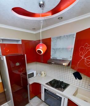 LKS 1-bedroom apartment on the Warriors, Karaganda - apartment by the day