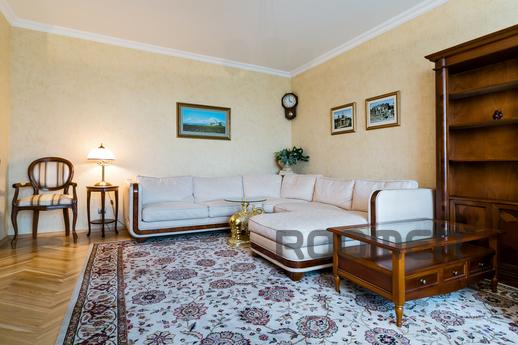 Марии Ульяновой 12, Москва - квартира посуточно