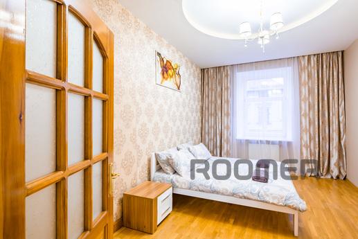 4 кімнатна в центрі Львова, Львів - квартира подобово