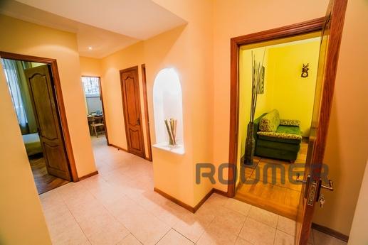 2-room m.Kievskaya 5 min walk, Москва - квартира подобово