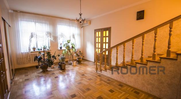 2-х рівневий номер в хостелі, Краснодар - квартира подобово