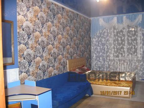 Owner rents a clean room in their renovated 3-room apartment